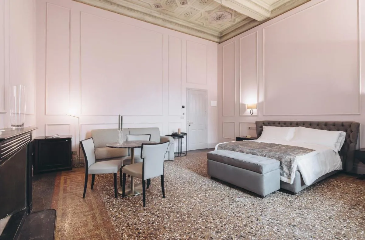 Image 1 of Gregorini Bingham Art Luxury Suites