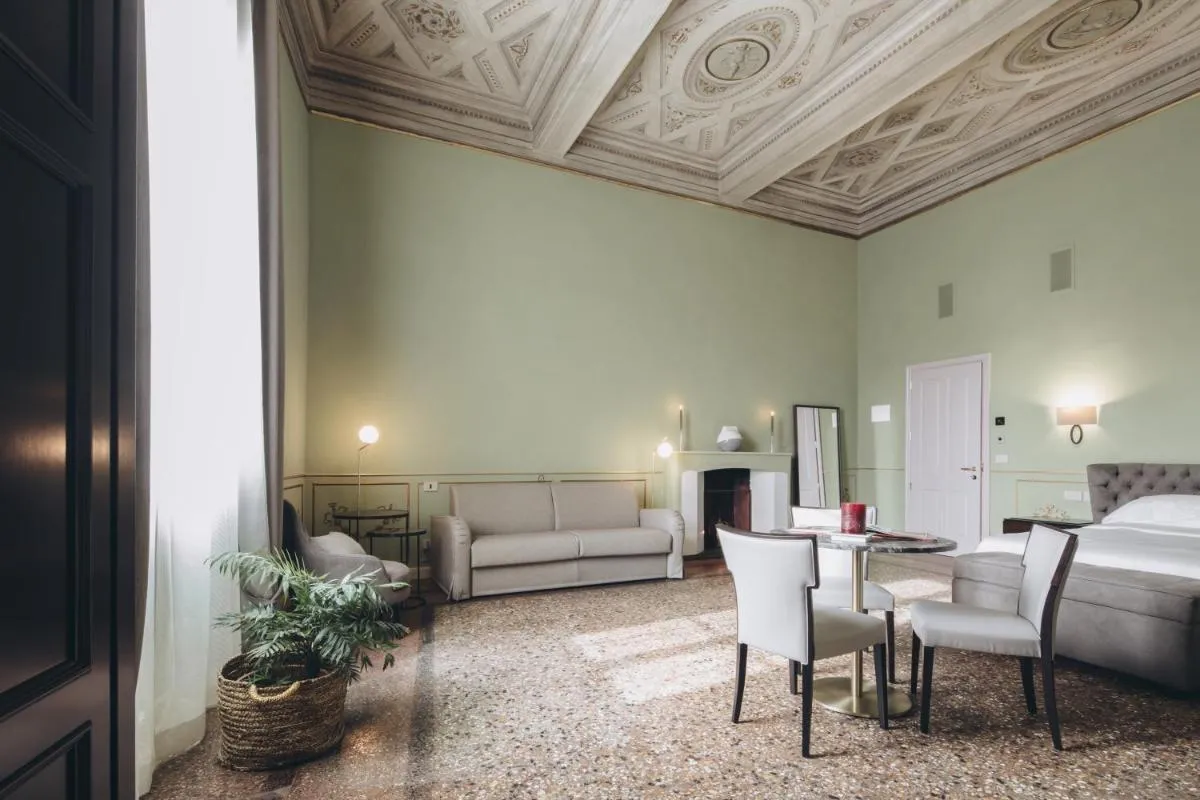 Image 4 of Gregorini Bingham Art Luxury Suites