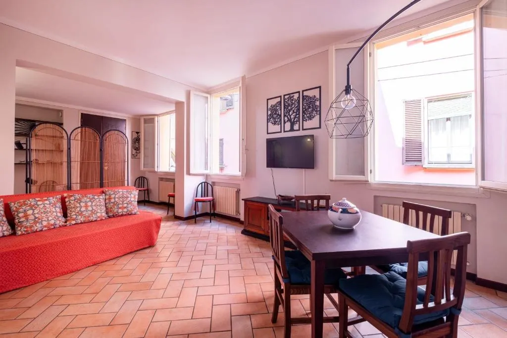 Image of Homeby, Petroni Central House