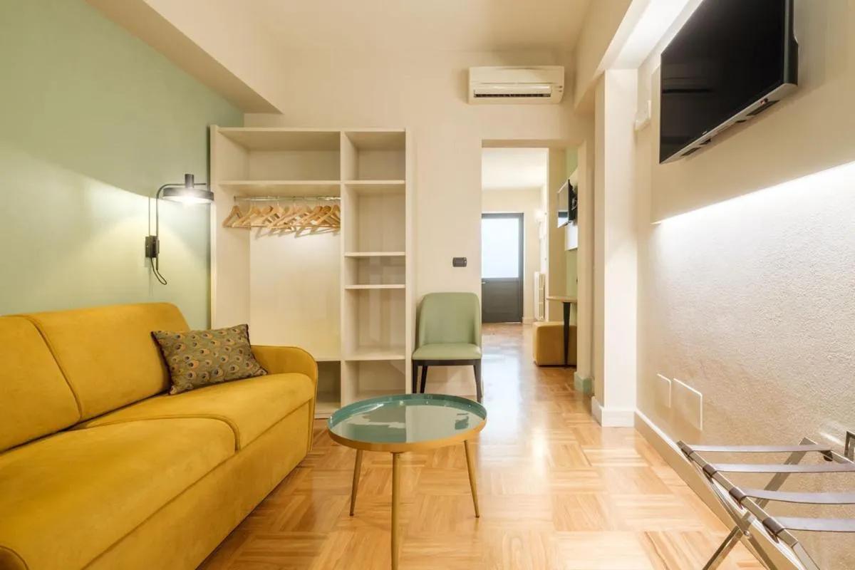Image 4 of Hotel Touring