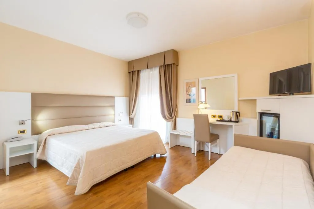 Image of Hotel University