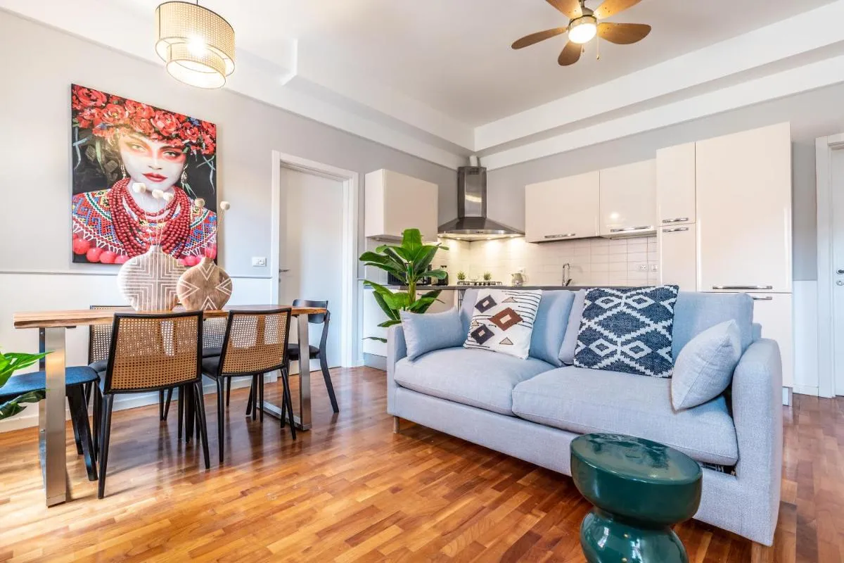 Image 3 of HouSmart Capo di Lucca 1