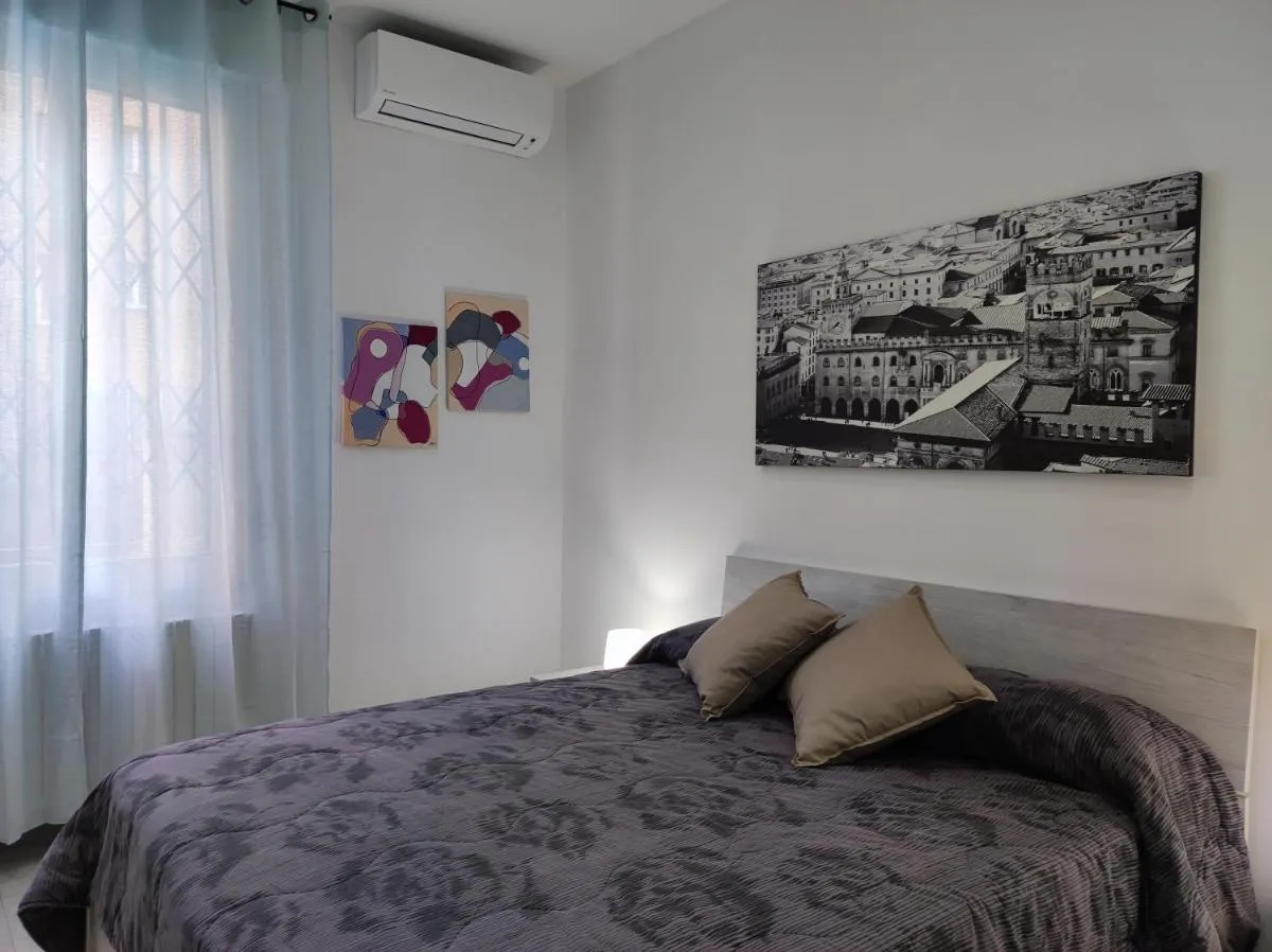 Image 1 of House Passarotti, 21