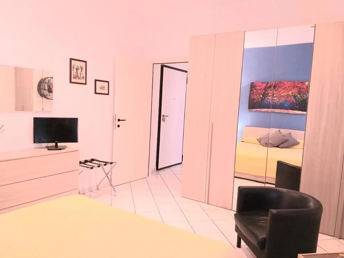 Image 4 of House Procaccini, 20