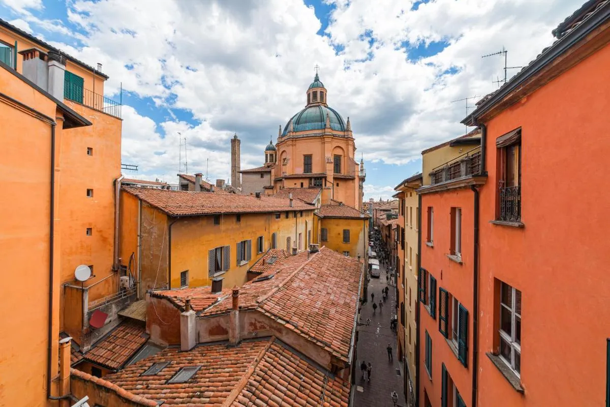 Image 6 of ImmoBo Arcadian – Piazza Maggiore View