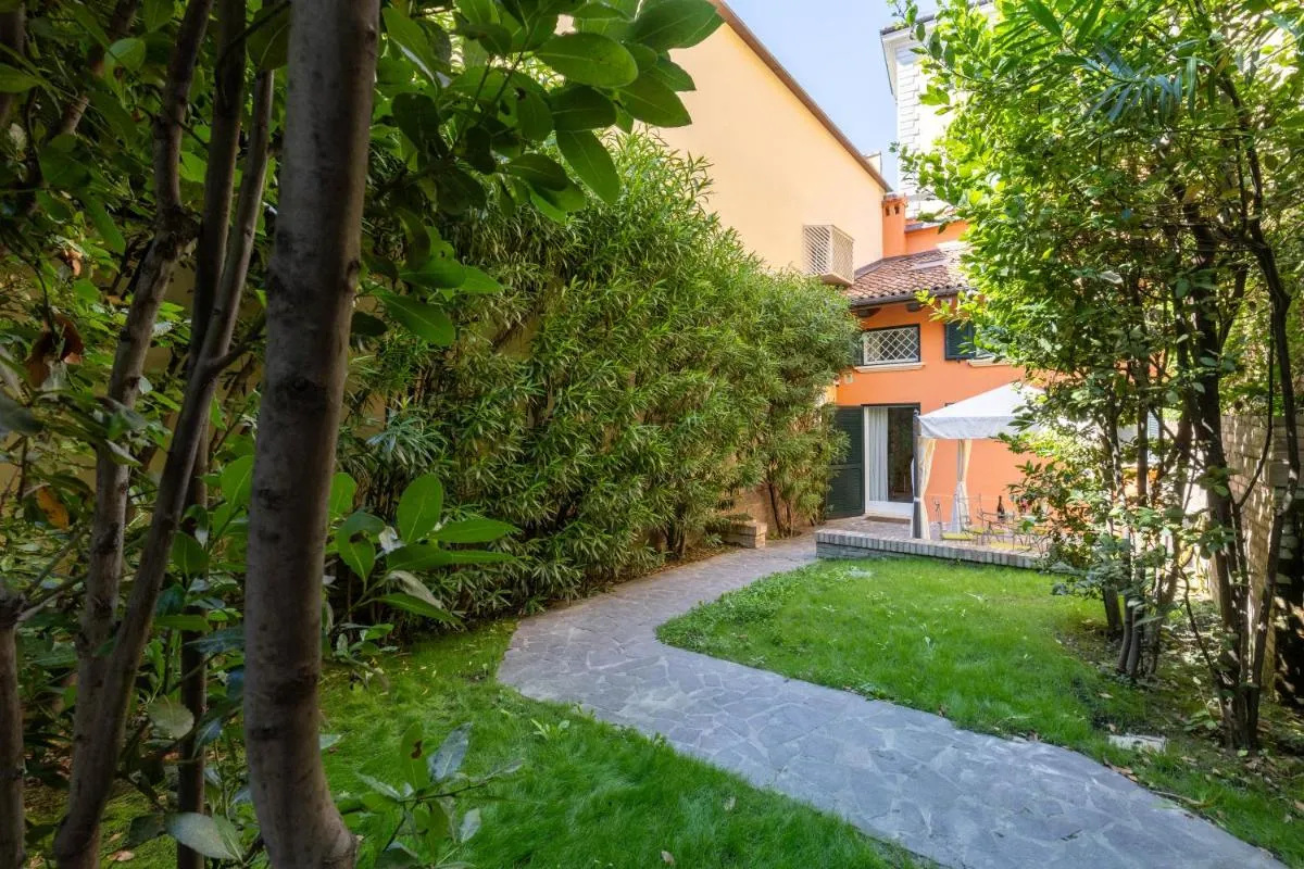 Image 5 of Isaia Garden -Private Garden Spa Bath BolognaRooms