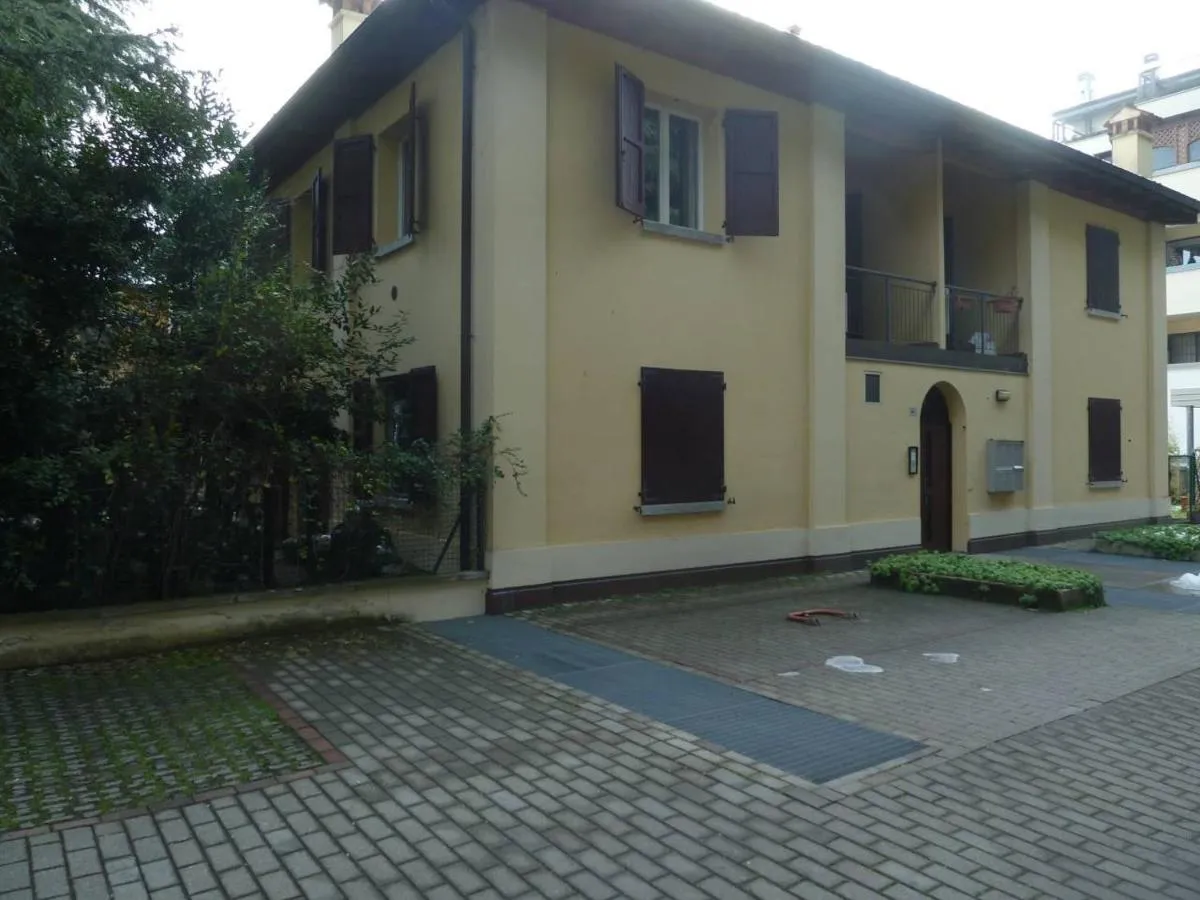 Image 5 of LA STANZA SUI CEDRI – Smart working – Airport – Private Parking – Ducati – Philip Morris