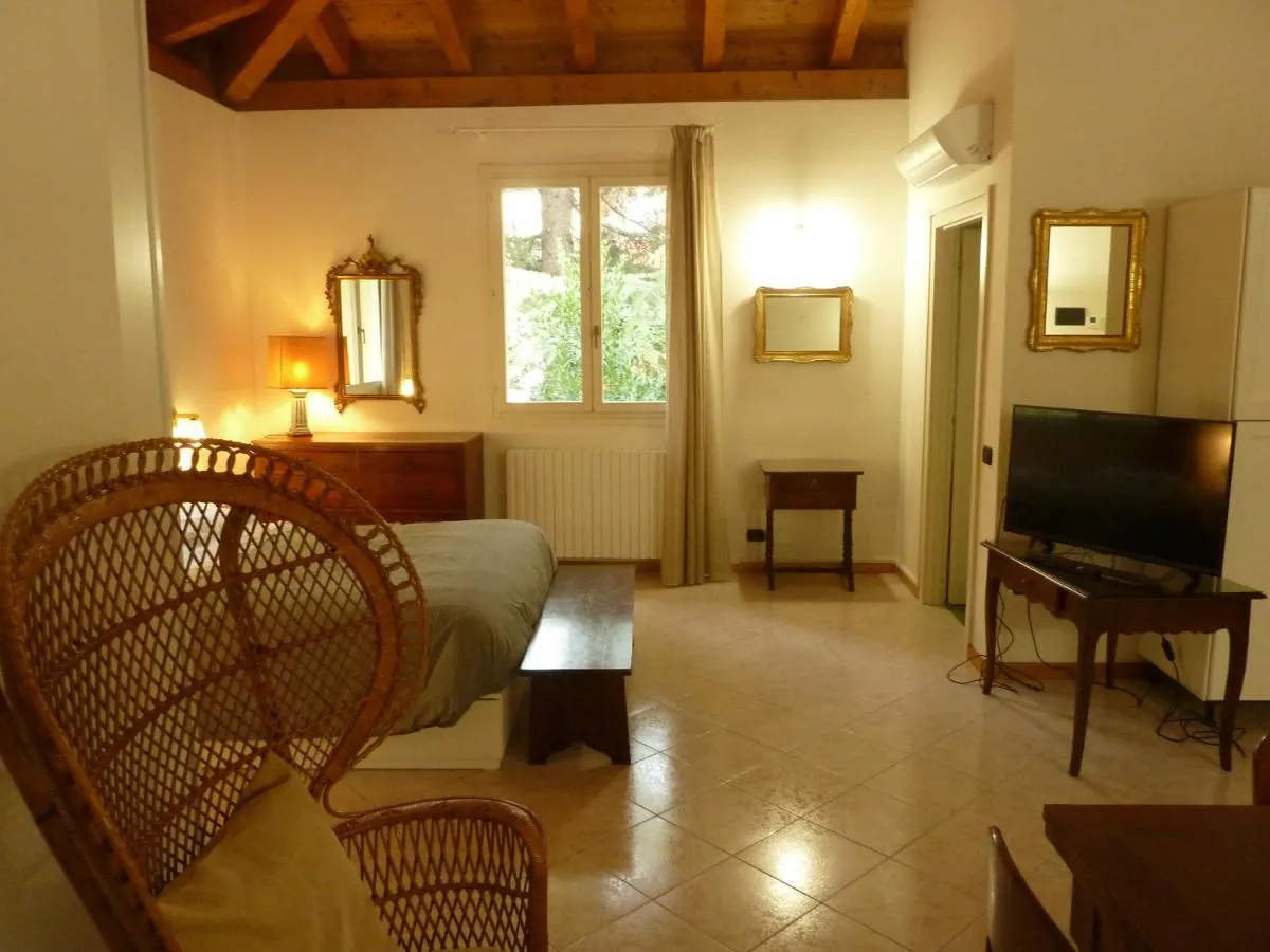 Image 4 of LA STANZA SUI CEDRI – Smart working – Airport – Private Parking – Ducati – Philip Morris