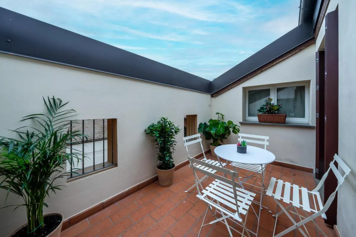 Image 2 of LUXURY FLAT and FREE PARKING