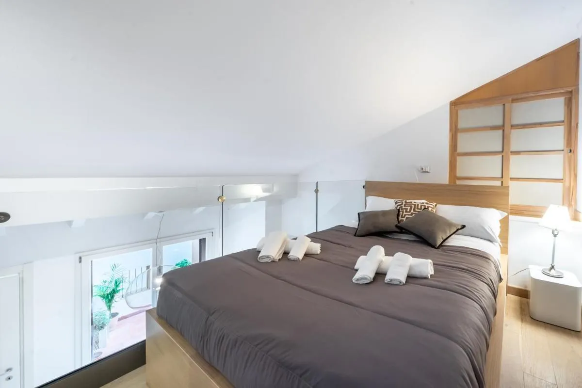 Image 4 of LUXURY FLAT and FREE PARKING