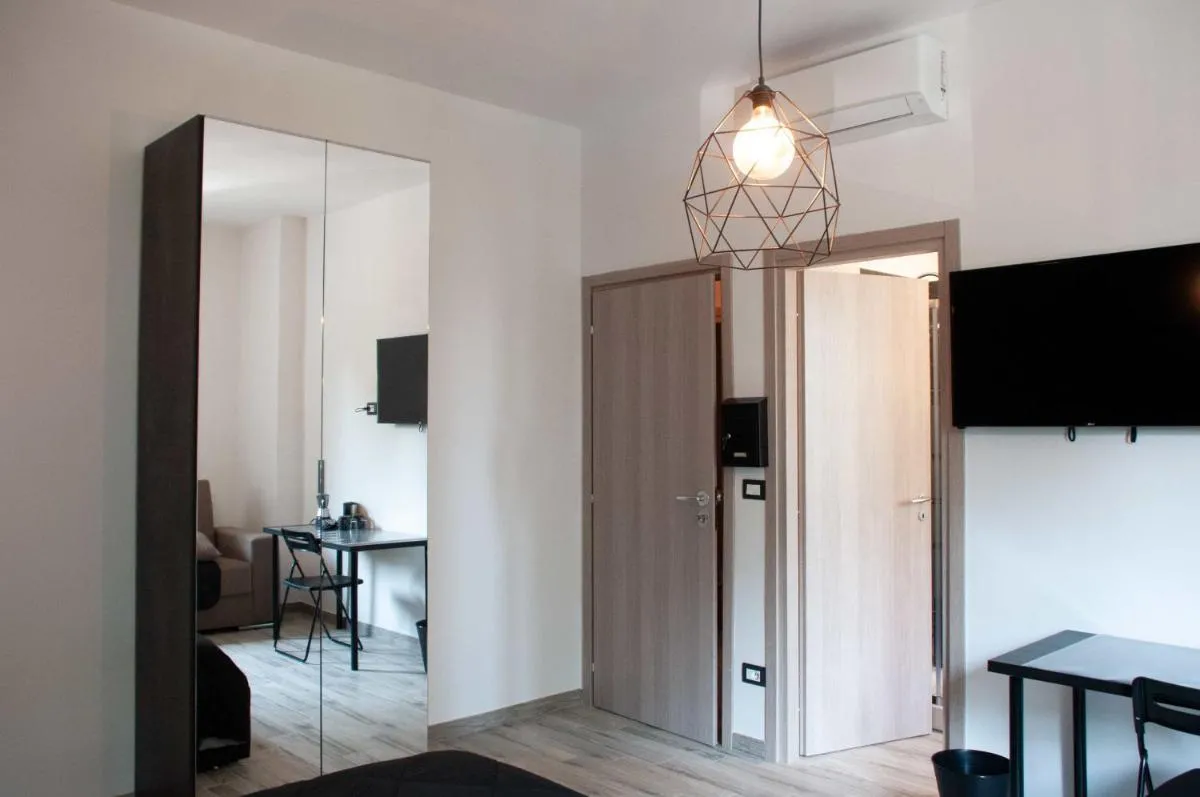 Image 2 of La boutique fronte fiera