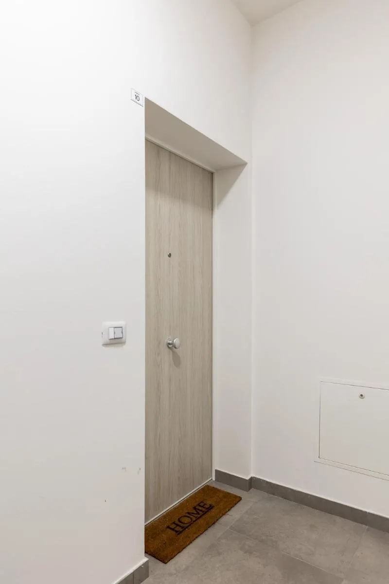 Image 6 of Lame 15