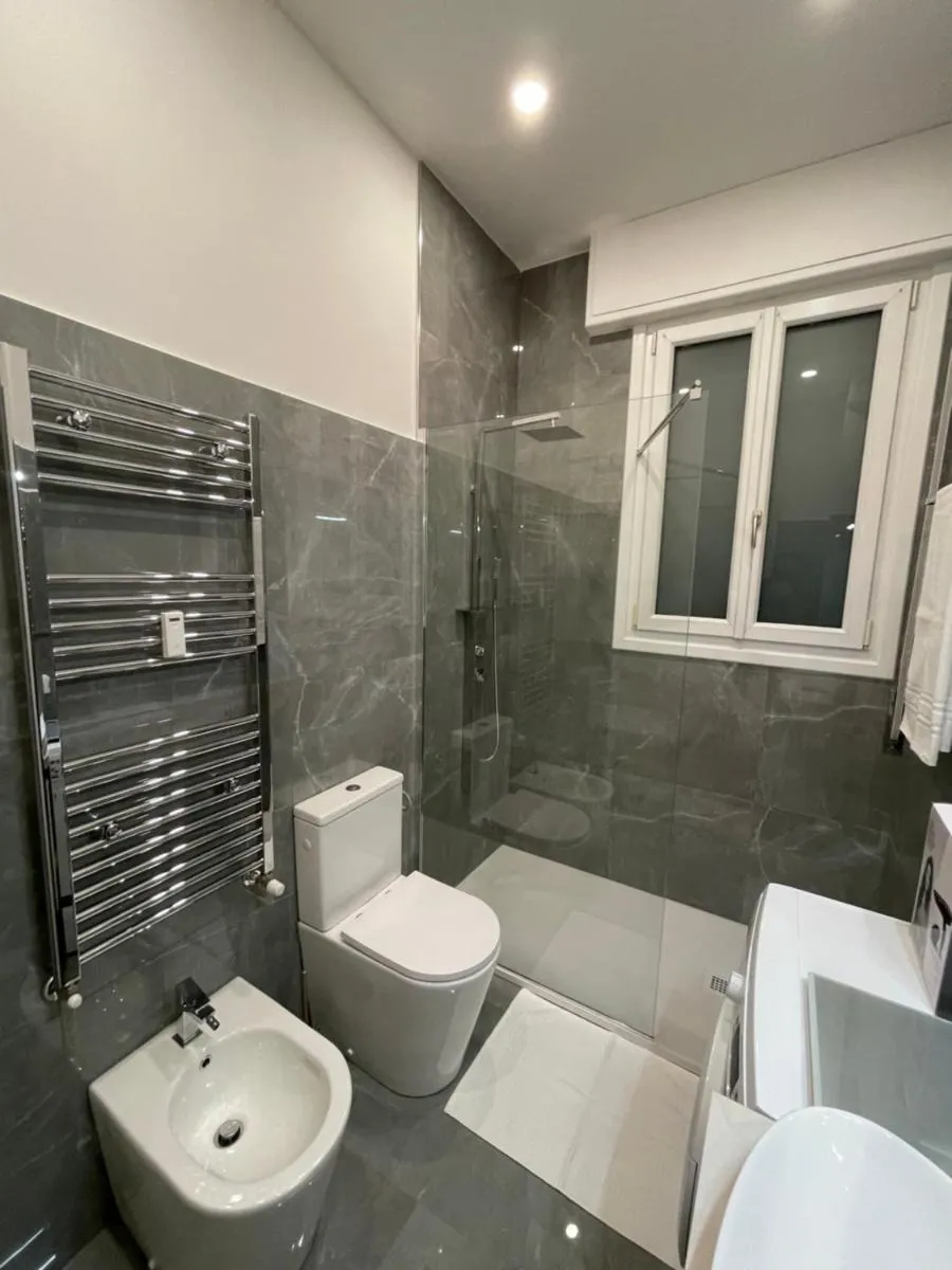 Image 2 of LuxuryBnBo
