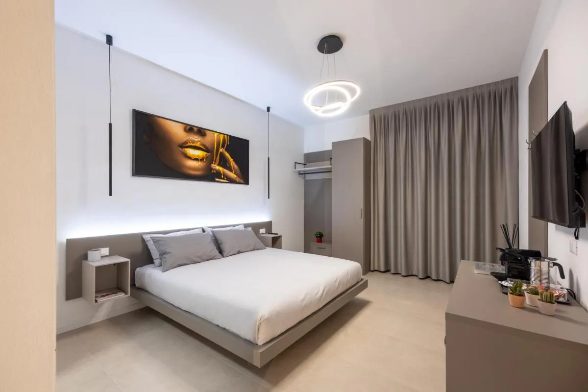 Image 1 of Luxury Station Suite