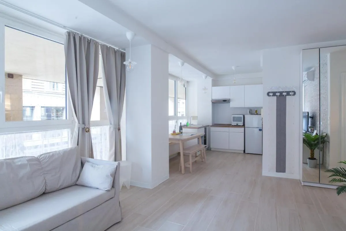 Image 3 of Marconi Apartments