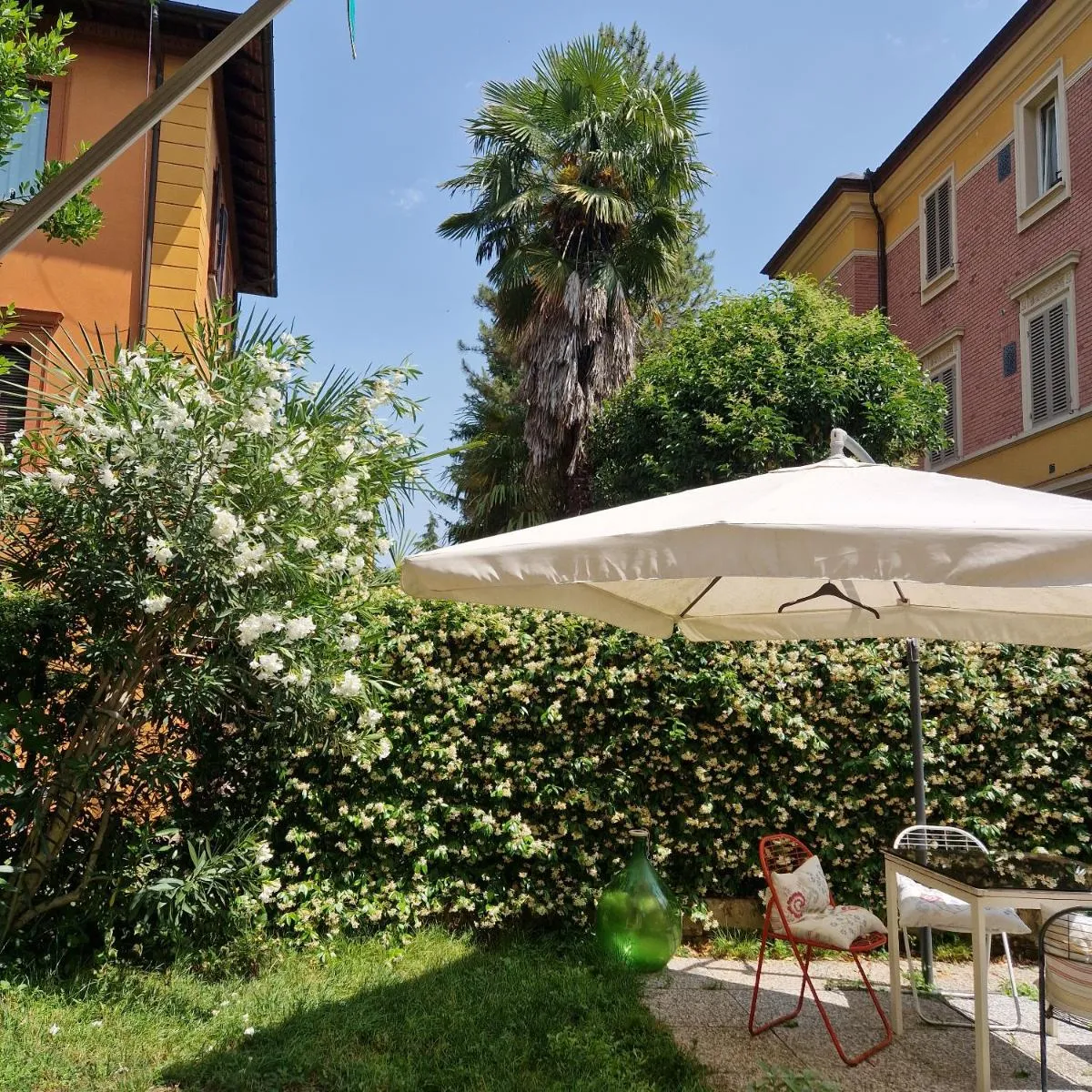 Image 3 of Minimal Chic House – Green retreat near center- free Wifi and parking