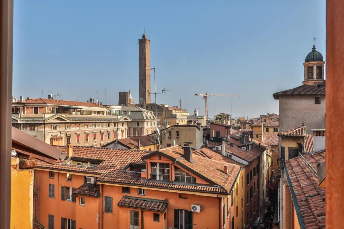 Image 1 of New – Immobo Haurelia – Asinelli Tower View