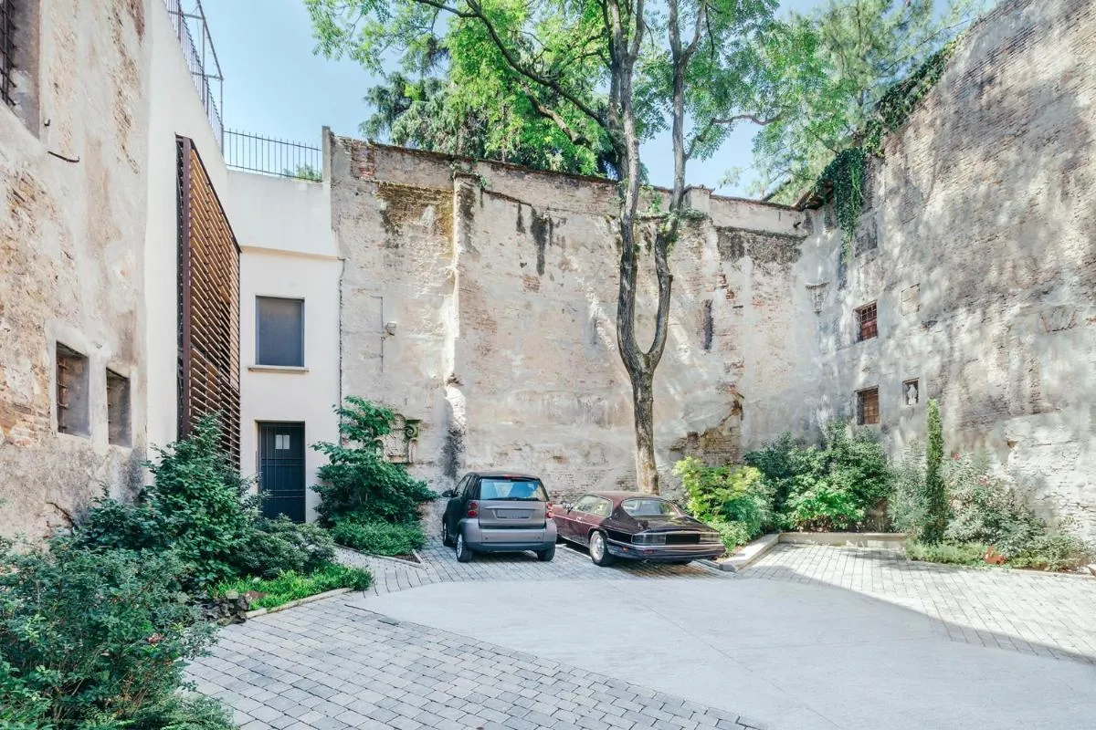 Image 5 of Opera Residence