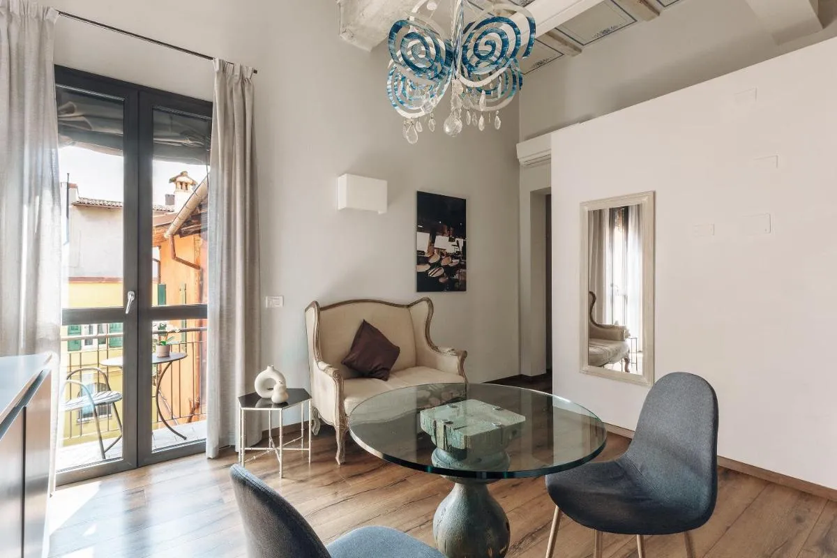 Image 3 of Opera Residence