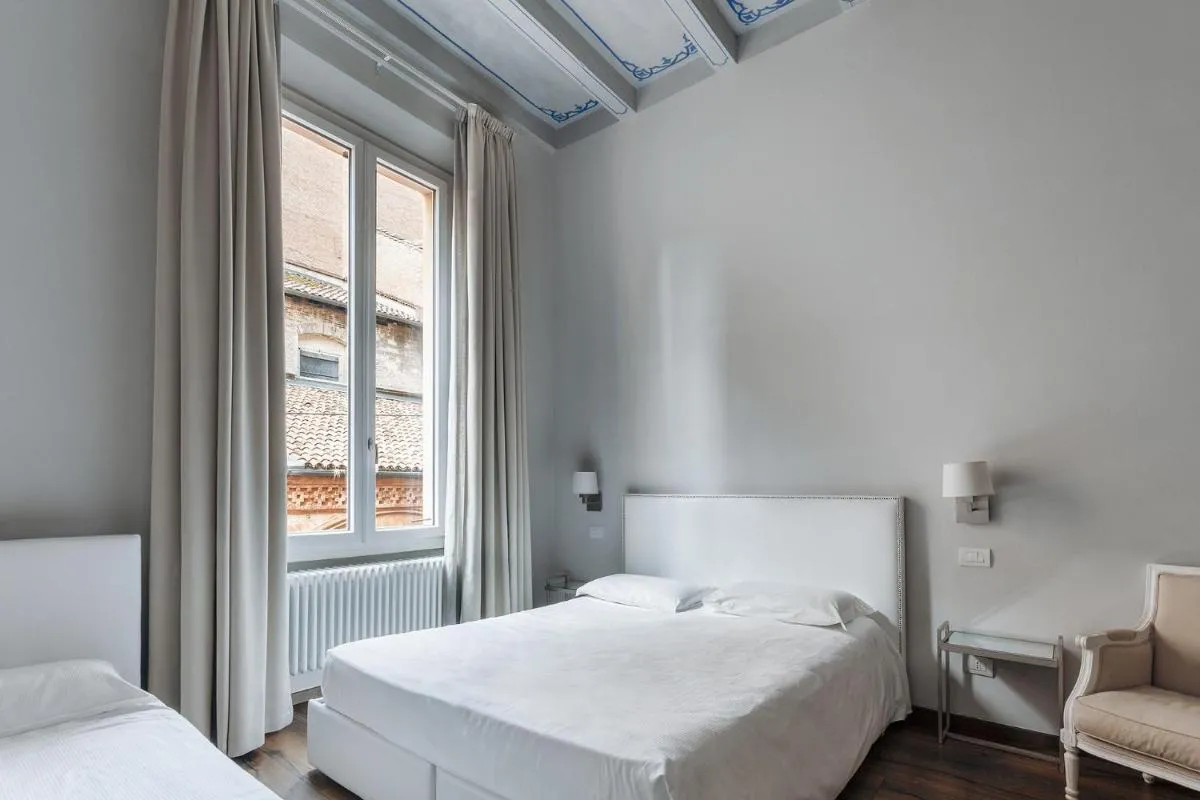 Image 6 of Opera Residence