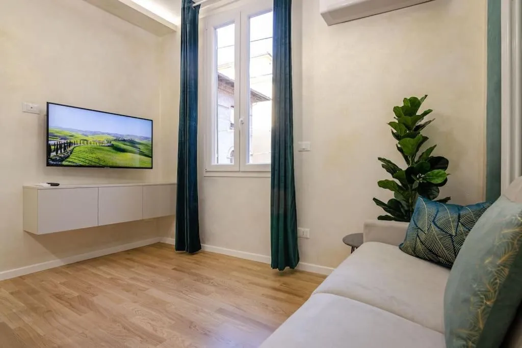 Image 4 of Portanova Luxury Home