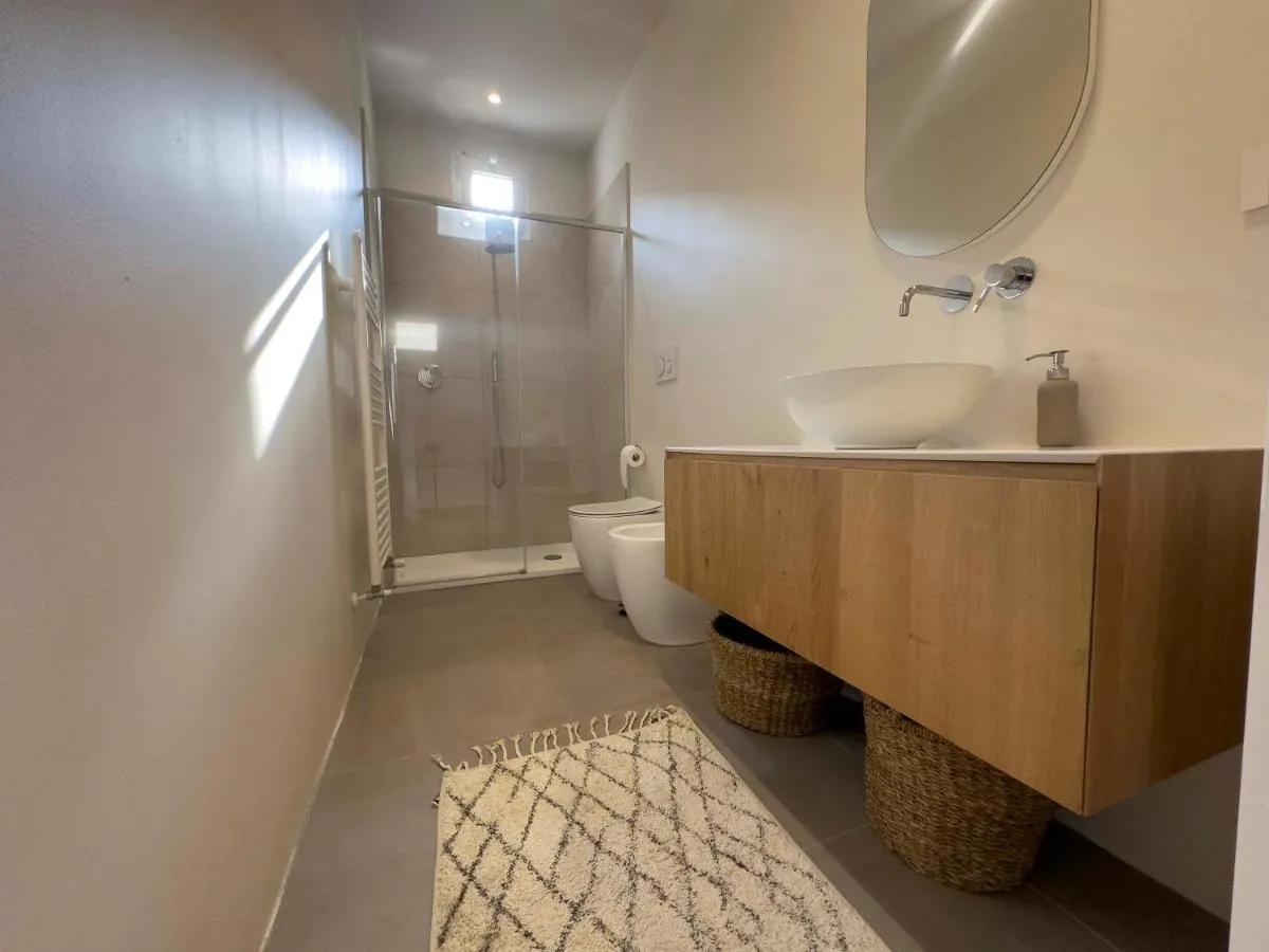Image 2 of Realkasa Charming Luxury Apt.