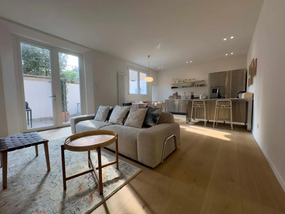Image 3 of Realkasa Charming Luxury Apt.
