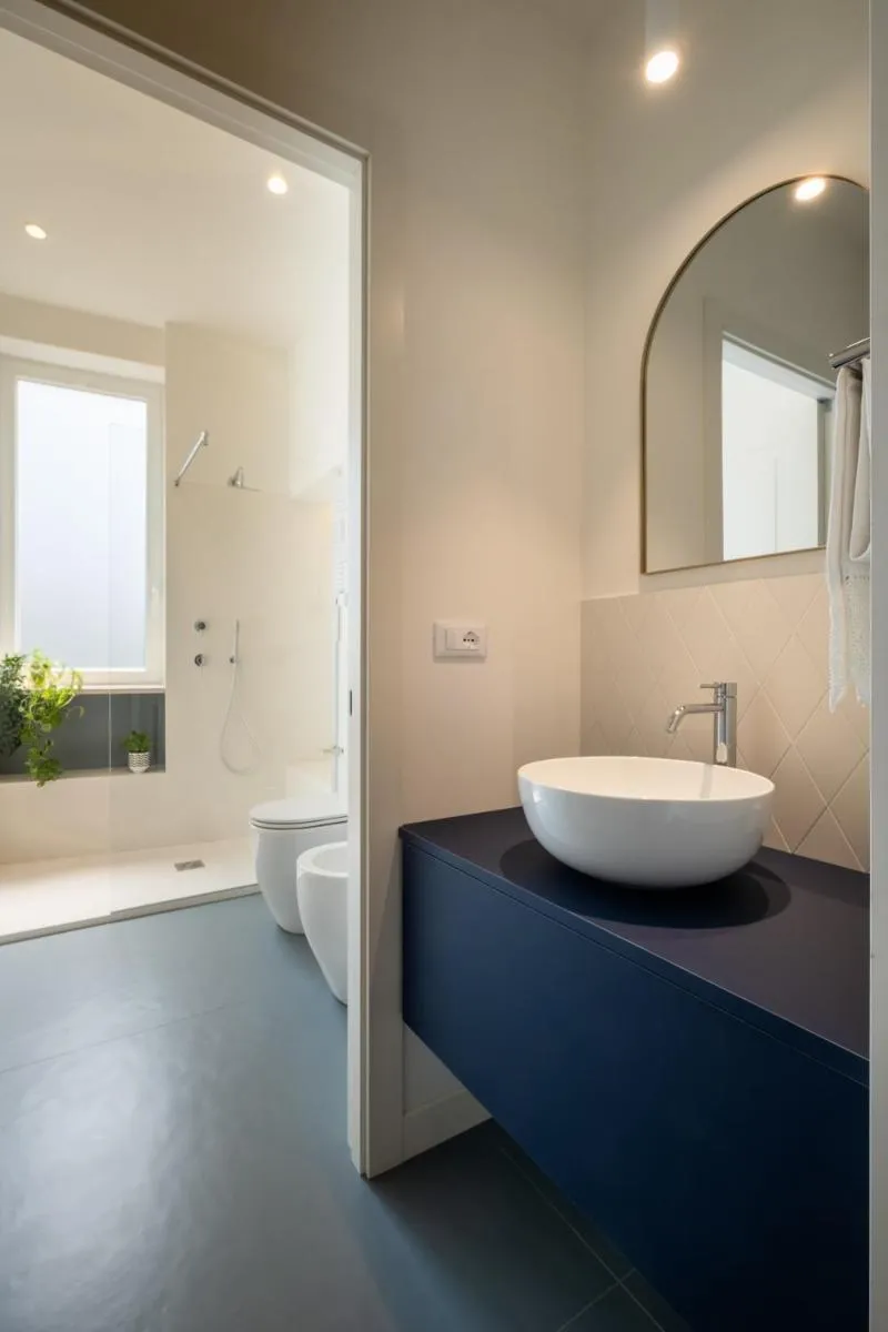 Image 3 of Realkasa Gallery Blue Suite
