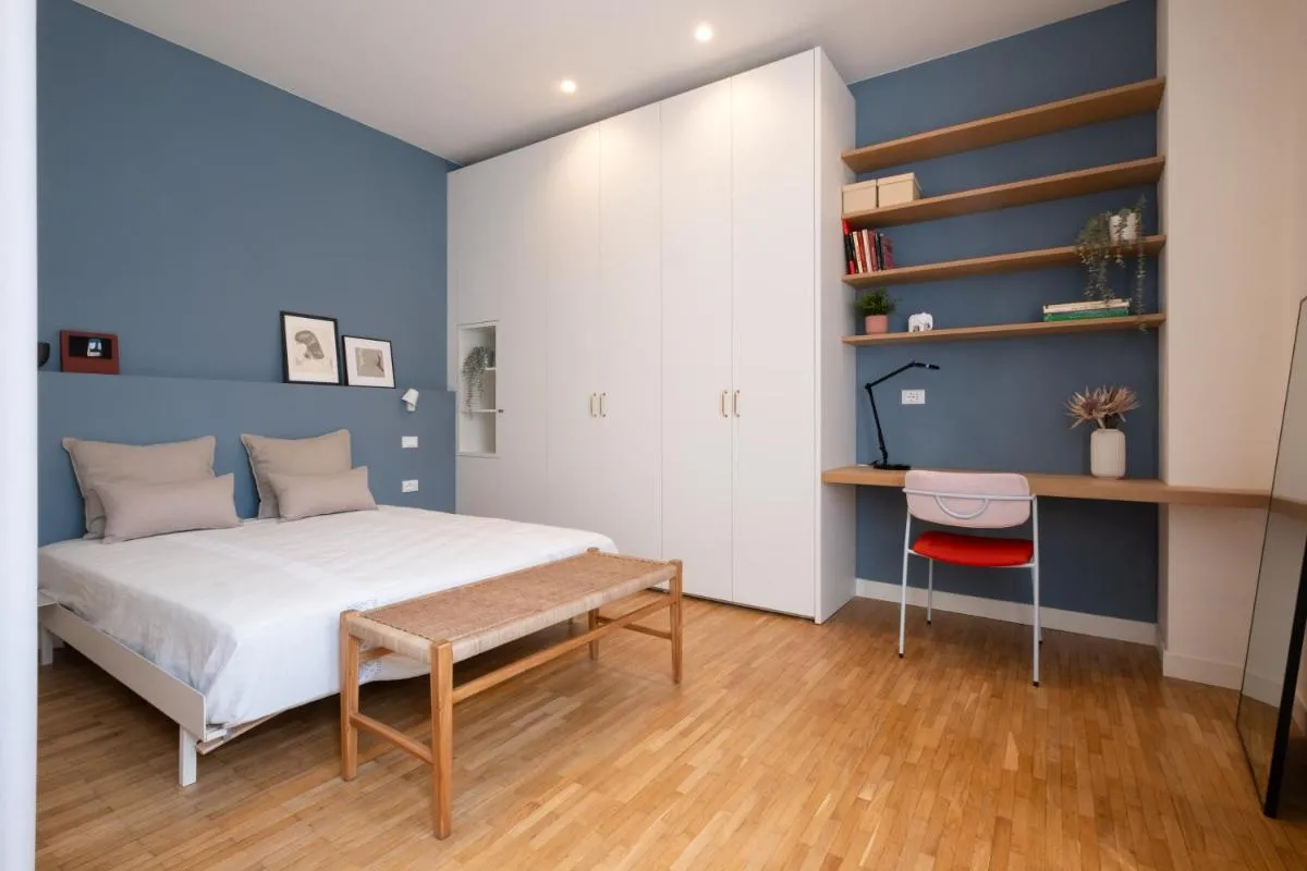 Image 4 of Realkasa Gallery Blue Suite