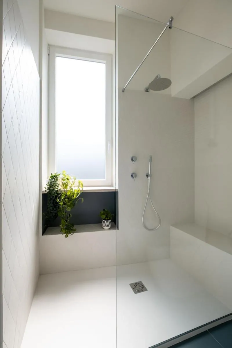 Image 5 of Realkasa Gallery Blue Suite