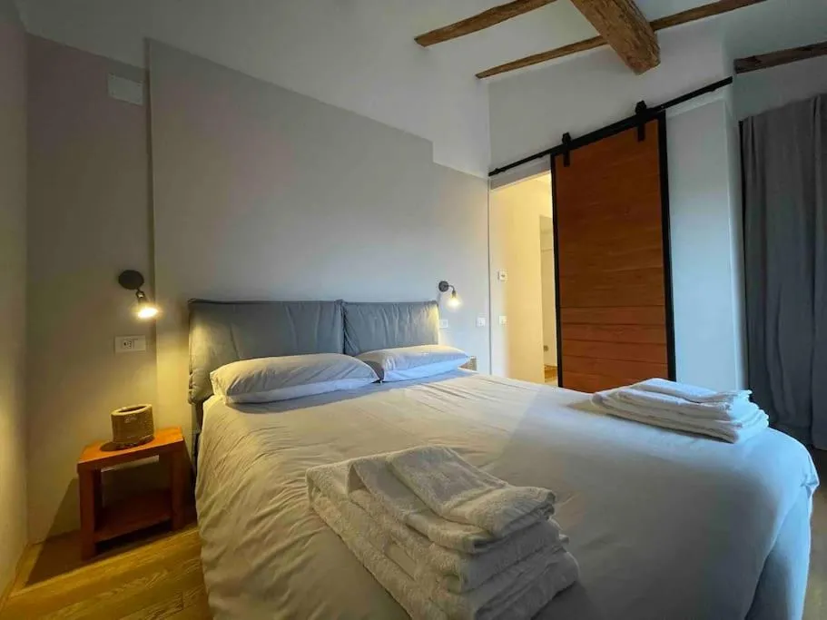 Image 6 of Romantic attic room with panoramic view