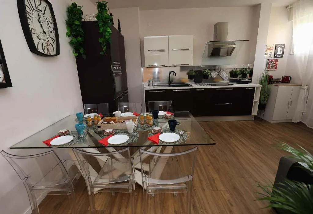Image of SWEET HOME FIERA