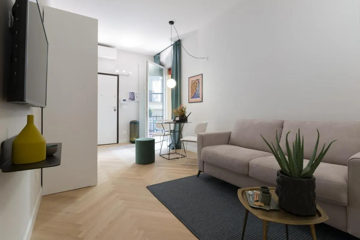 Image 4 of Sphera Bologna, Design Suite under the Two Towers