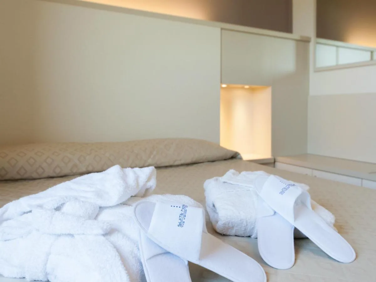 Image 2 of Suite Hotel Elite