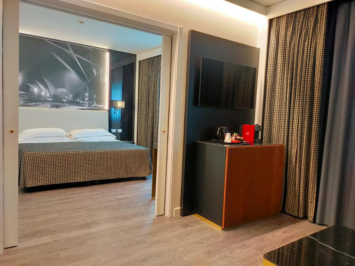 Image 2 of The Sydney Hotel