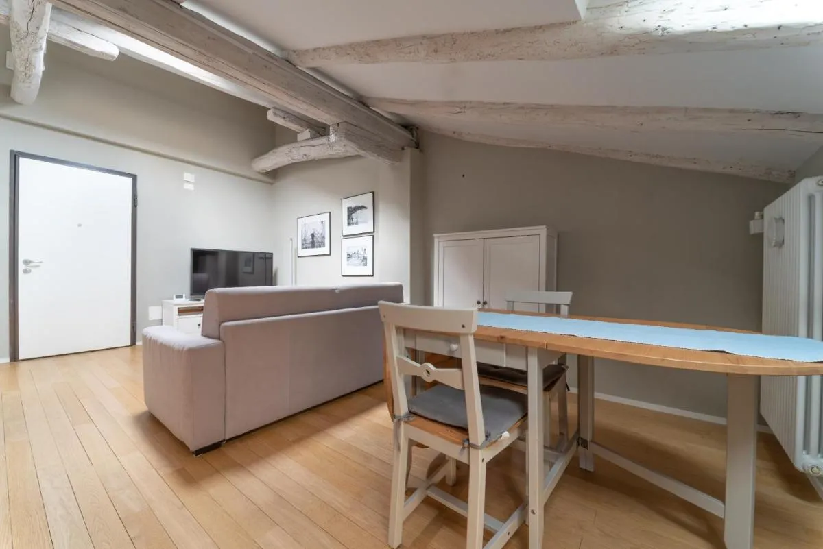 Image 2 of Tribunali suite de charme