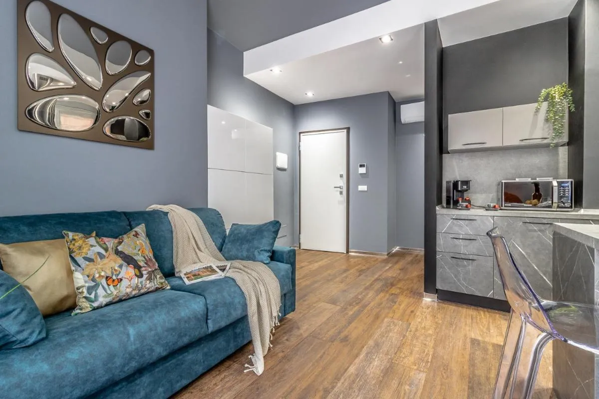 Image 2 of Ugo Bassi Apartments