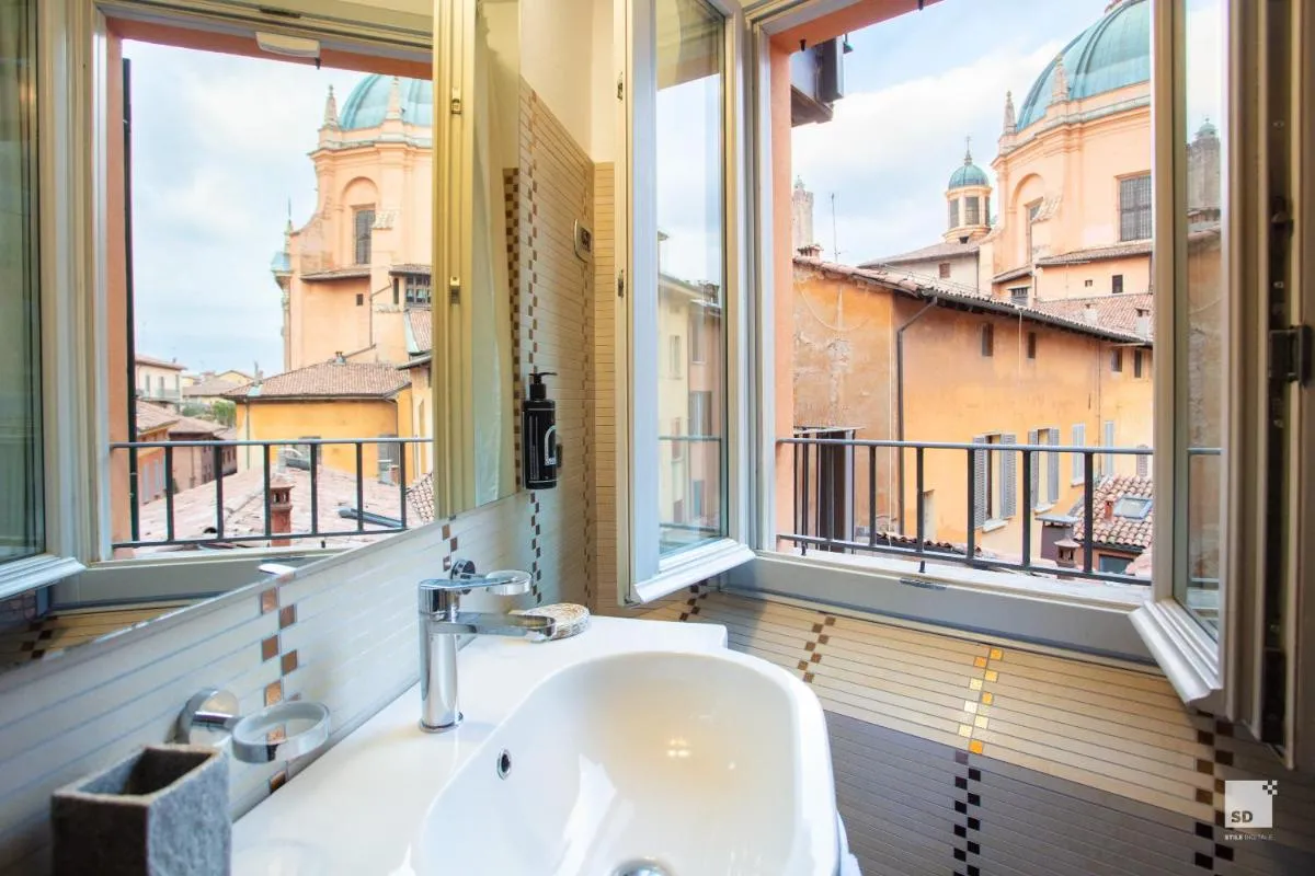 Image 1 of Urbanicooh Asinelli – Balcony on Piazza Maggiore