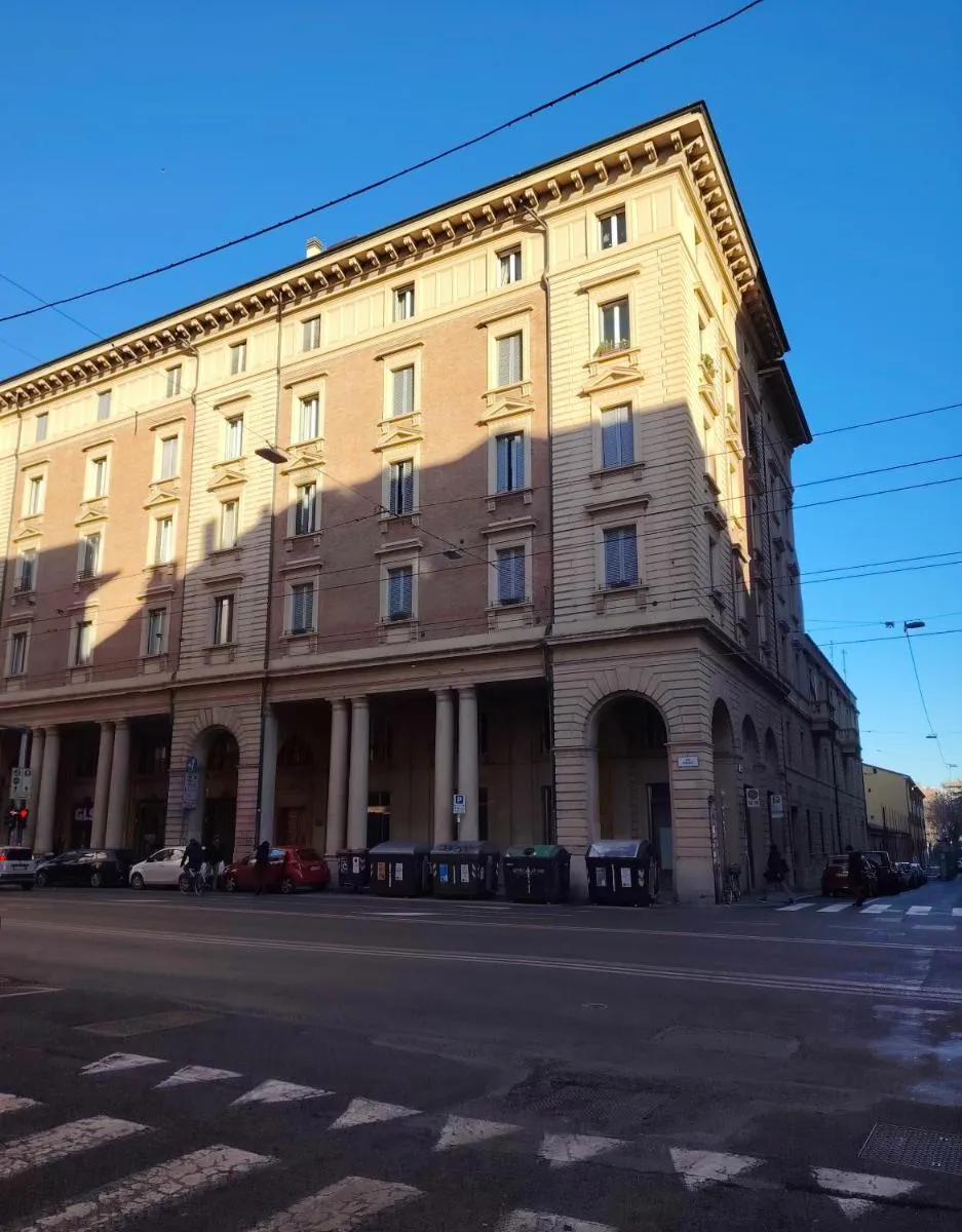 Image 6 of Vlll PORTICO