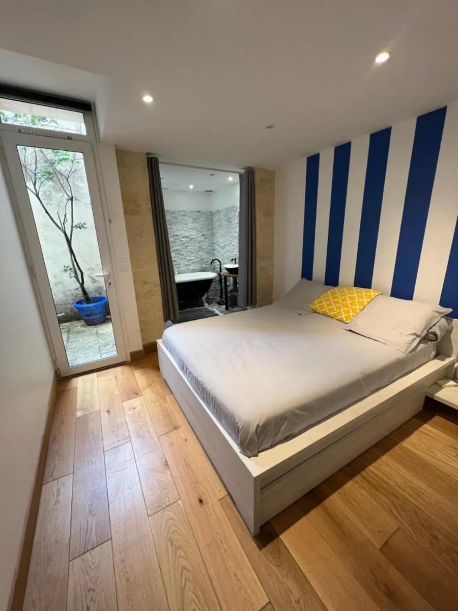 Image 1 of Appartement 2 chambres climatisé triangle d’or