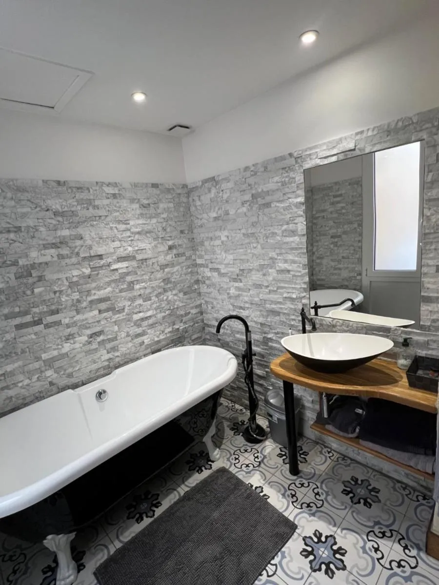 Image 6 of Appartement 2 chambres climatisé triangle d’or