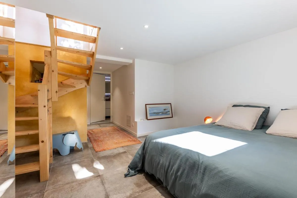 Image 1 of Appartement 50m2 parfait état avec piscine privée
