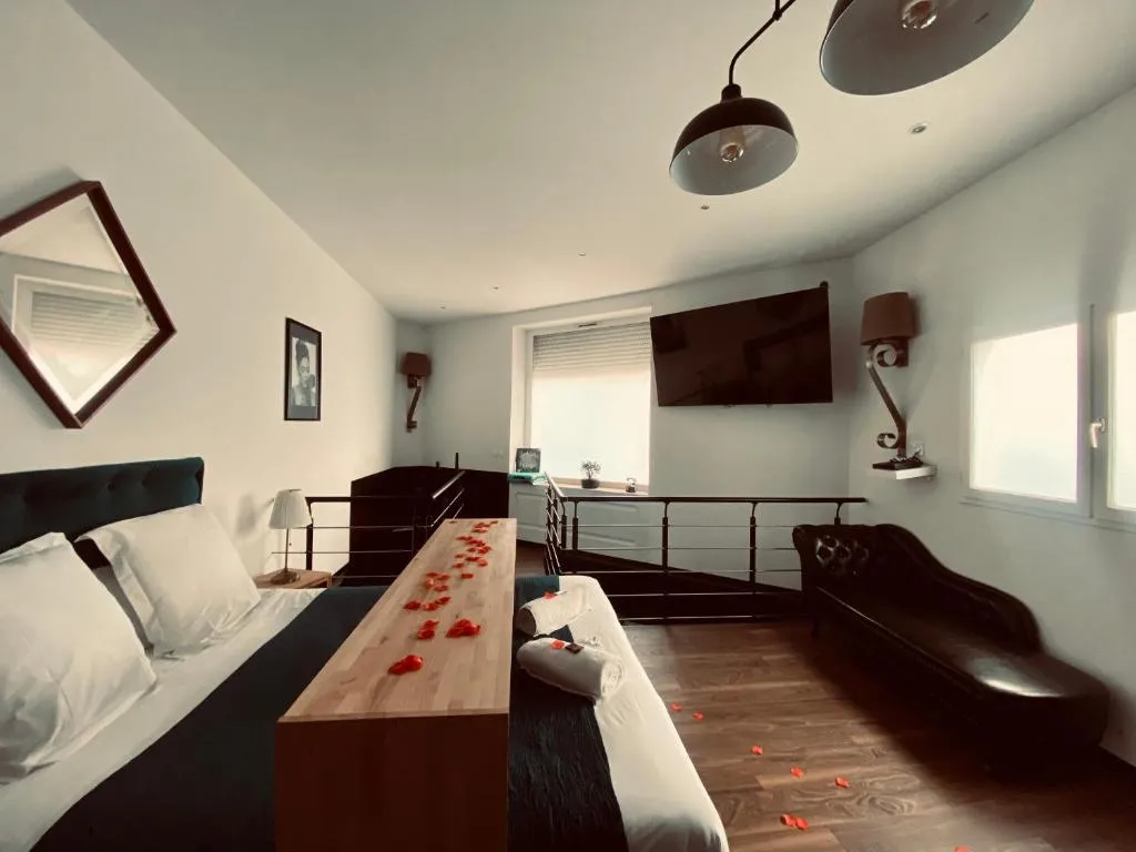 Image 6 of Mieuxqualhotel jacuzzi privatif La retro