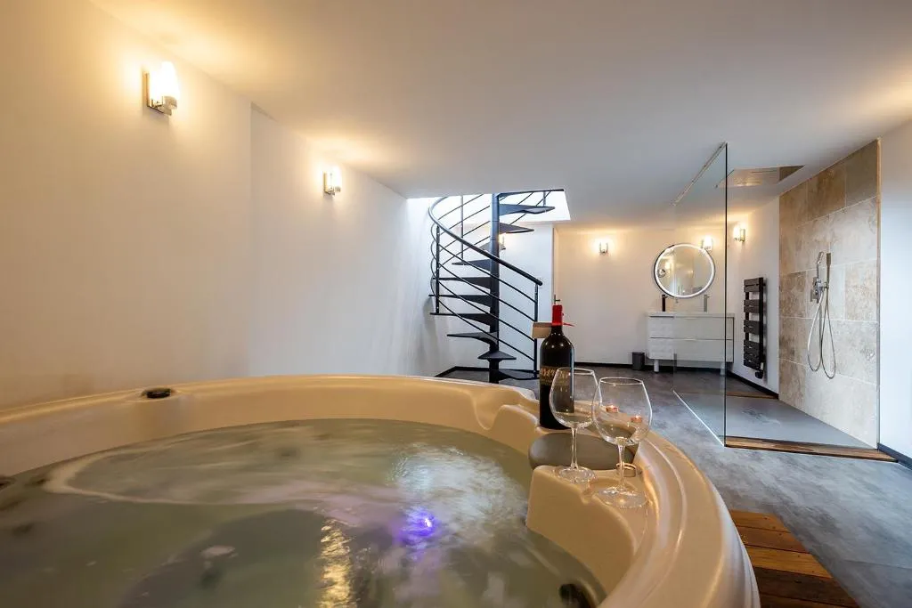 Image 2 of Mieuxqualhotel jacuzzi privatif Le rond
