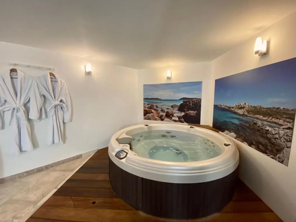 Image of Mieuxqualhotel jacuzzi privatif Le rond