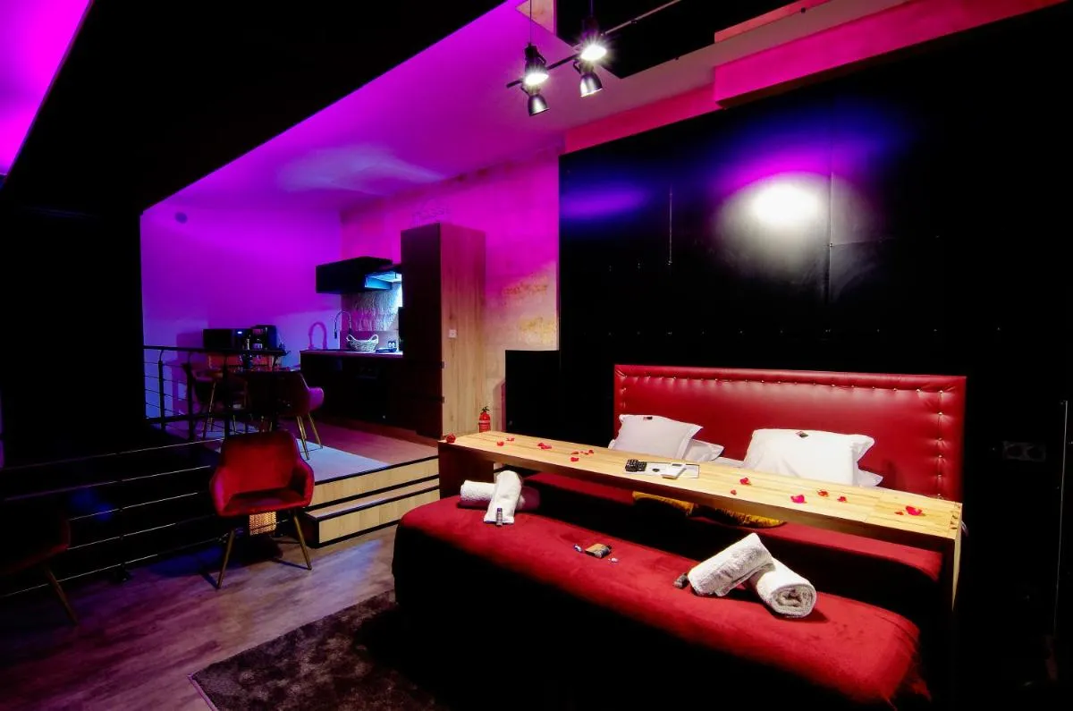 Image 6 of Mieuxqualhotel jacuzzi privatif Love room