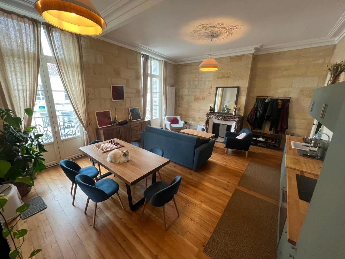 Image 2 of 2 parental suites in Bordeaux Chartrons