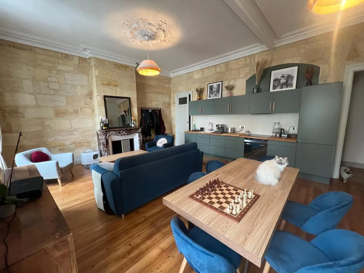 Image 1 of 2 parental suites in Bordeaux Chartrons
