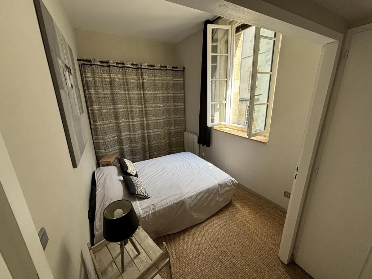 Image 2 of Apartment in downtown Bordeaux