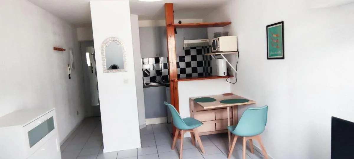 Image 2 of Apartment studio Bordeaux